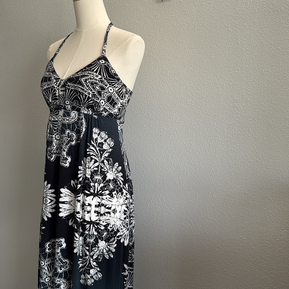 Express Blue White and Gray maxi dress with floral design Size Small - Picture 4 of 9